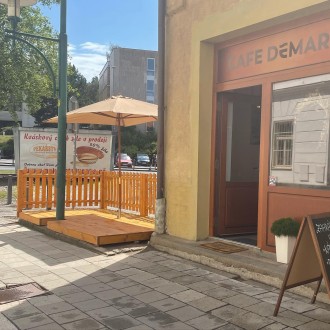 exteriér Cafe Demaris exteriér Cafe Demaris