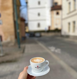 kavárna Cafe Demaris pod městskou věží kavárna Cafe Demaris pod městskou věží