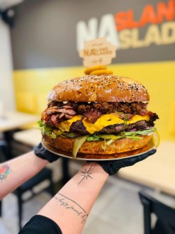 Nabídka burgerů naSlano & naSladko
