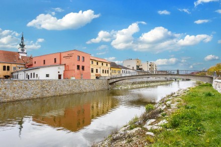 Most přes řeku Jihlavu u hotelu