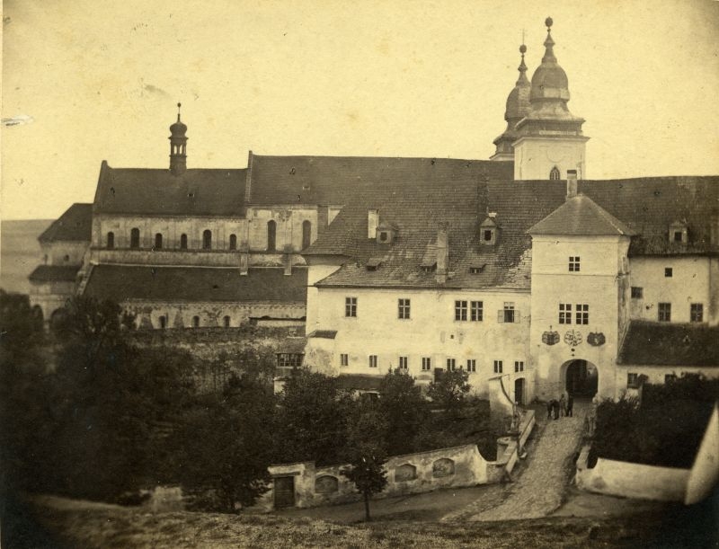 Třebíčský velkostatek: od kláštera k zámku