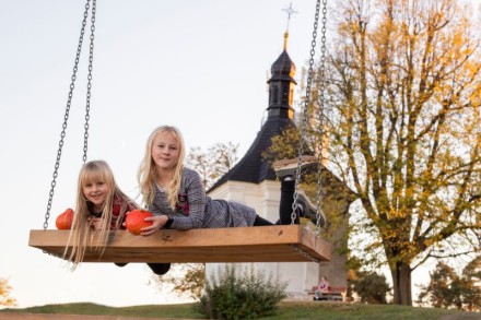 Fotopoint s houpačkou na Kostelíčku v Třebíči